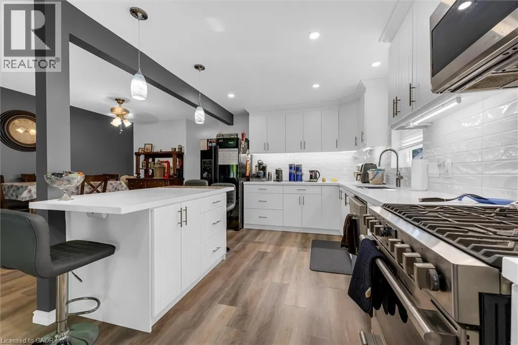110 GRAYSTONE Crescent
