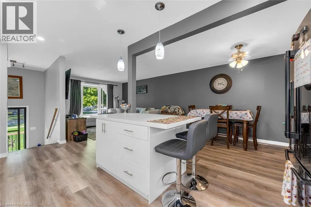 110 GRAYSTONE Crescent