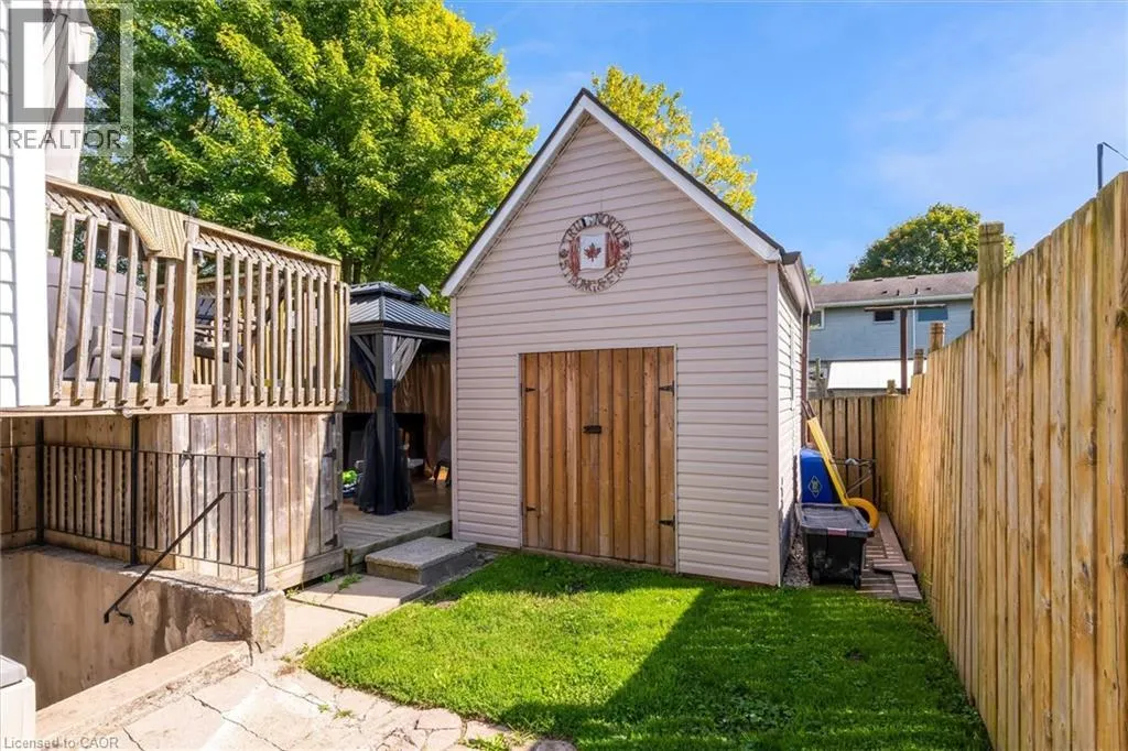 110 GRAYSTONE Crescent