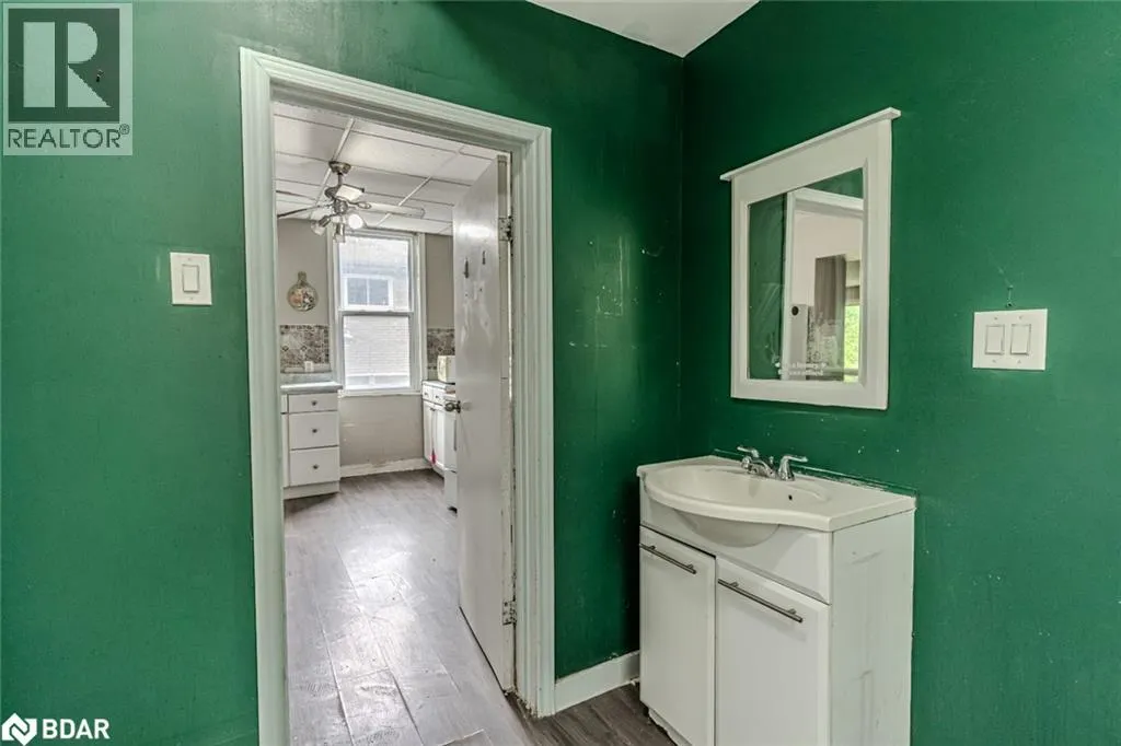 108 JOHN Street Unit# B, #B