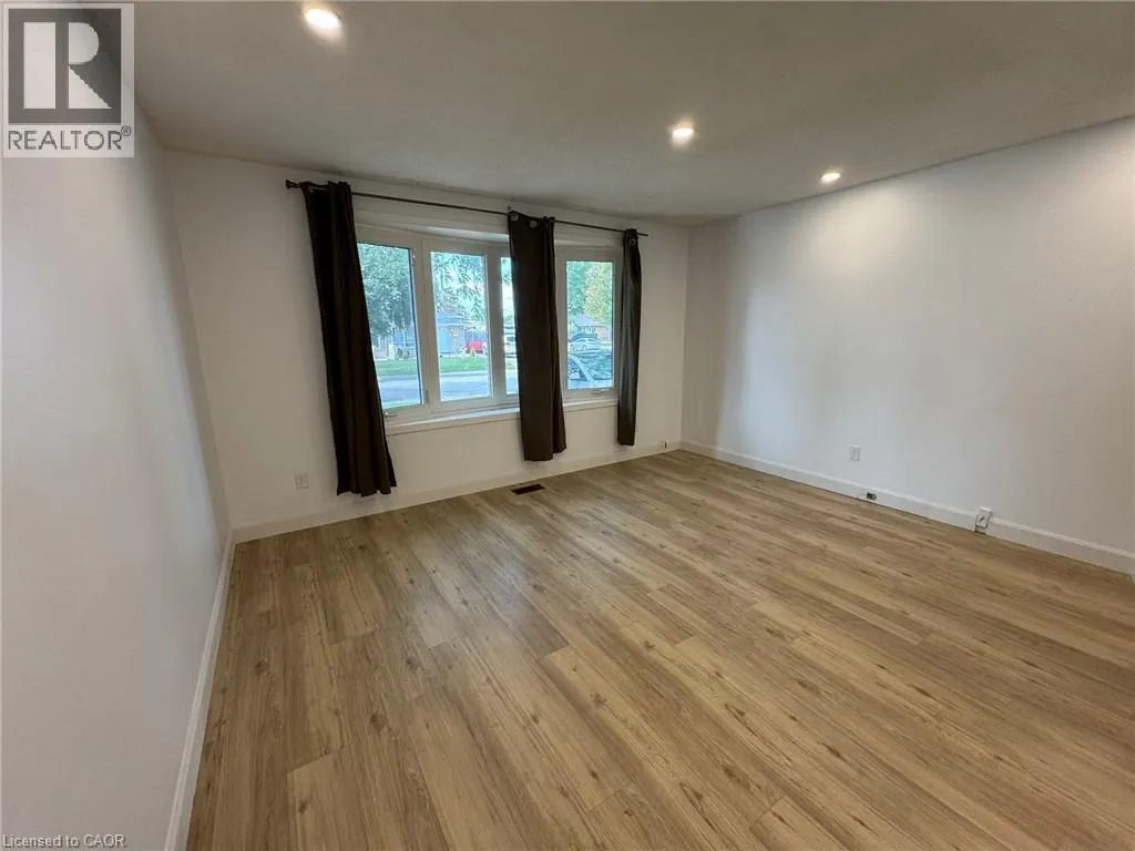 5 FAIRHOLME Court