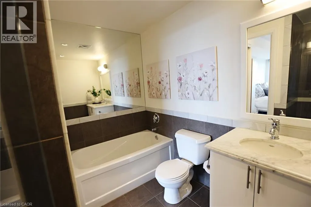 1055 SOUTHDOWN Road Unit# PH01, #PH01