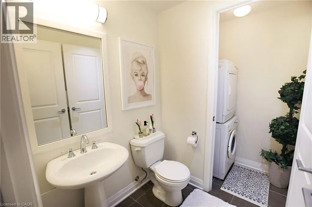 1055 SOUTHDOWN Road Unit# PH01, #PH01