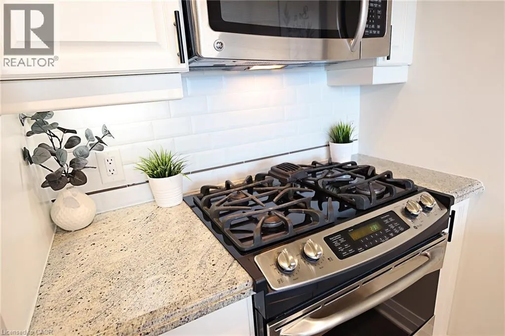 1055 SOUTHDOWN Road Unit# PH01, #PH01