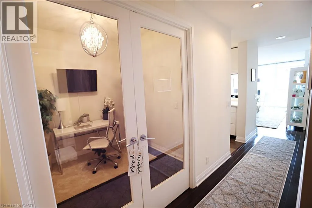 1055 SOUTHDOWN Road Unit# PH01, #PH01