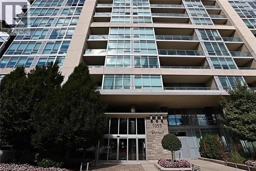 1055 SOUTHDOWN Road Unit# PH01, #PH01