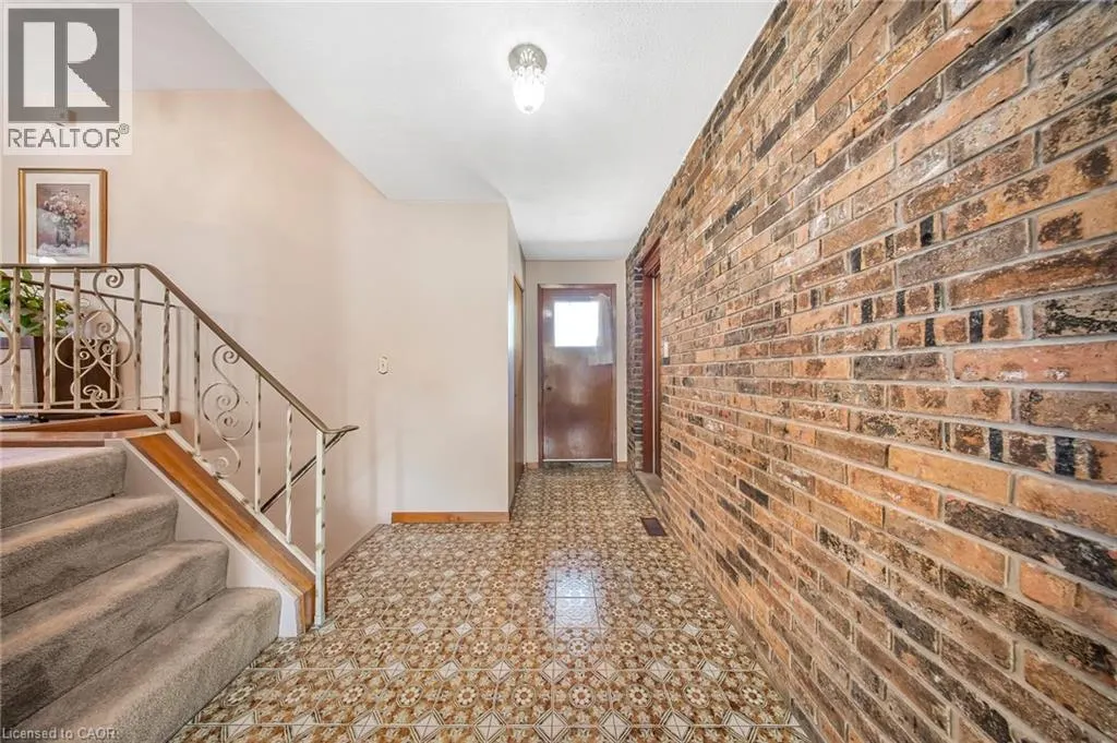 103 FOREST HILL Crescent