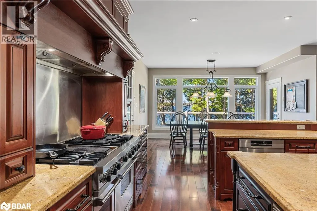 1220 SHOREVIEW Drive