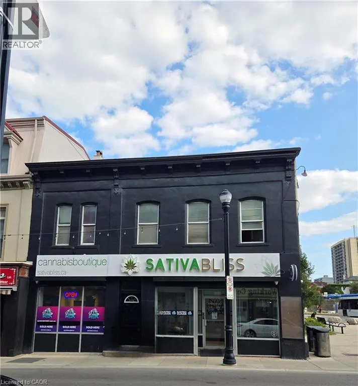 53 QUEEN Street S
