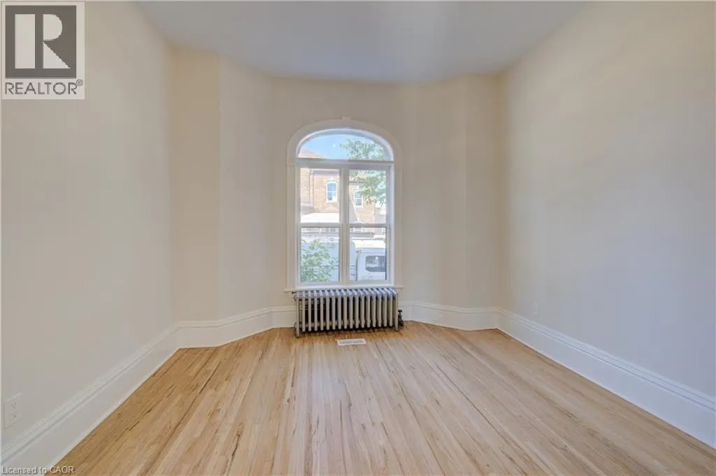 232 PARK Street N Unit# Apt #2, #Apt #2