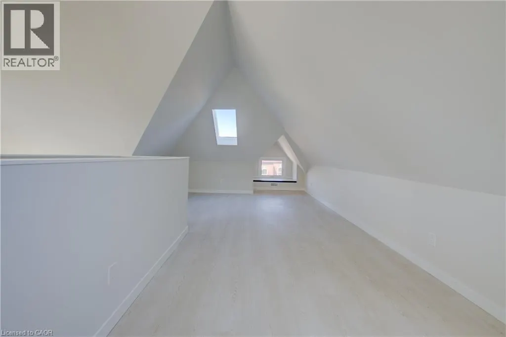 232 PARK Street N Unit# Apt #2, #Apt #2