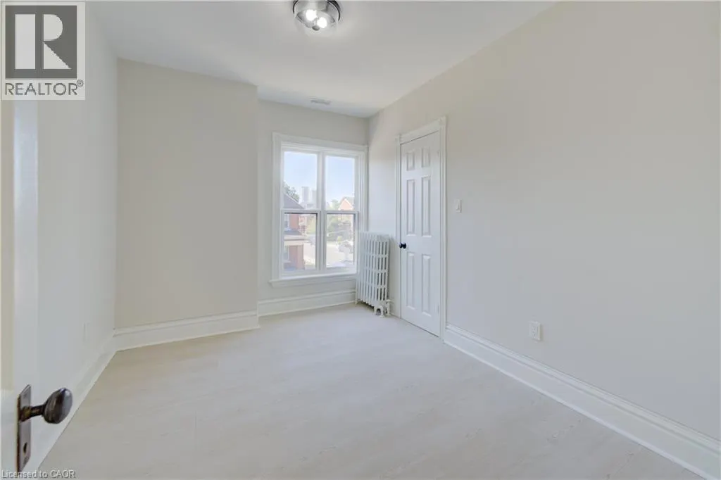 232 PARK Street N Unit# Apt #2, #Apt #2
