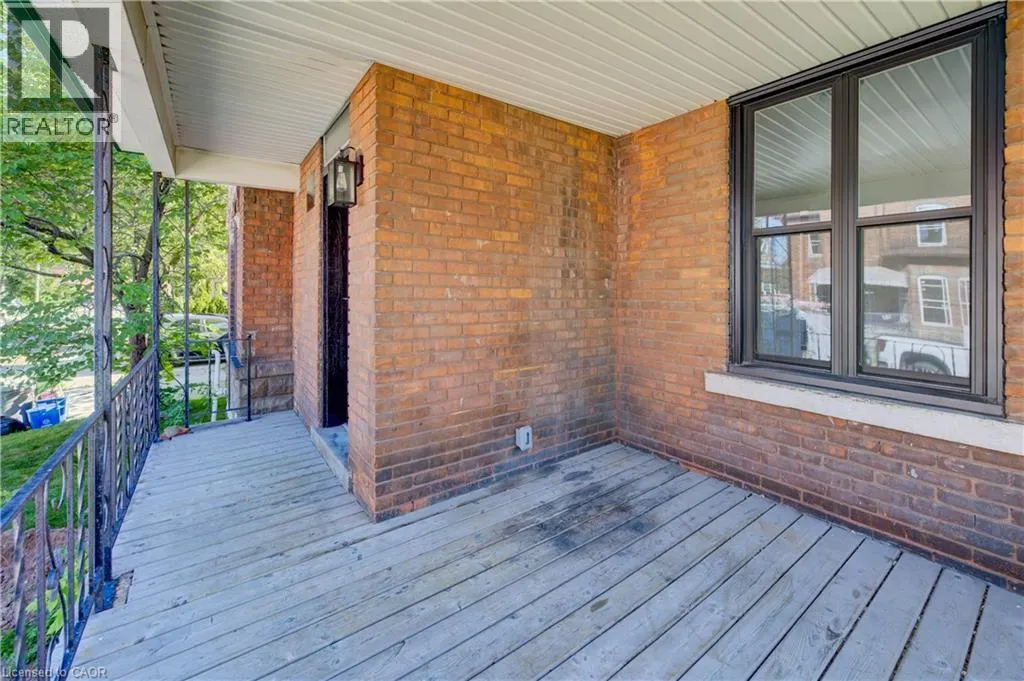 232 PARK Street N Unit# Apt #2, #Apt #2