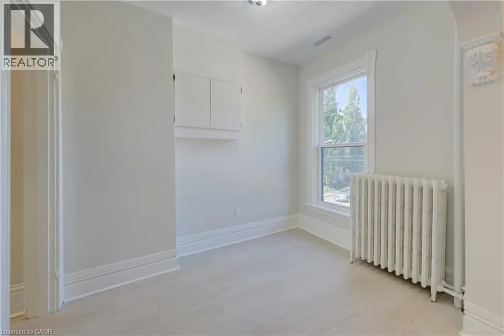 232 PARK Street N Unit# Apt #2, #Apt #2