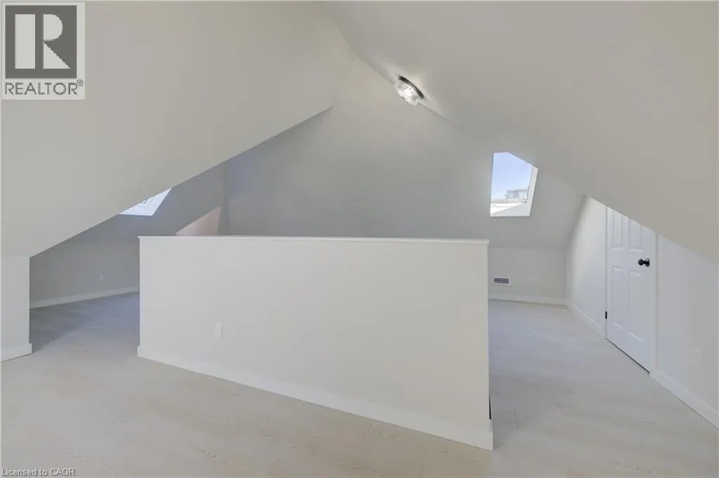 232 PARK Street N Unit# Apt #2, #Apt #2