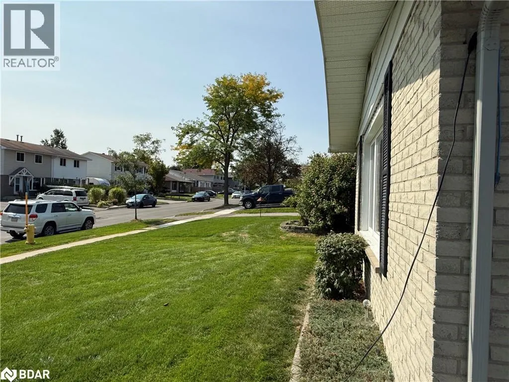 114 DAPHNE Crescent