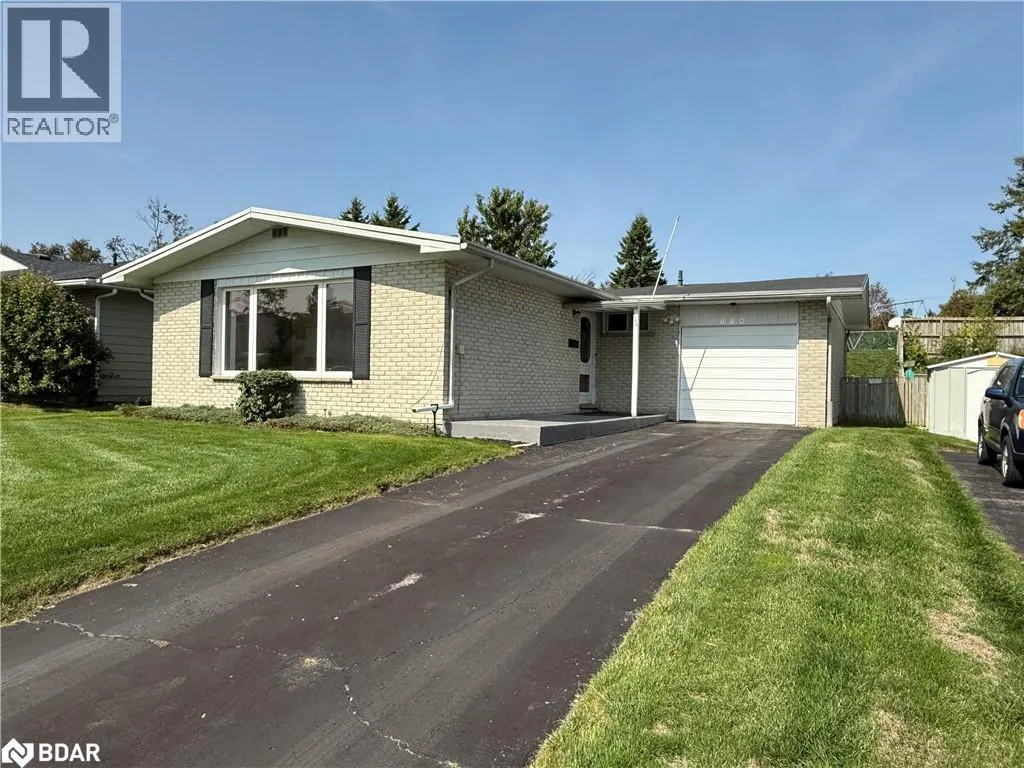 114 DAPHNE Crescent
