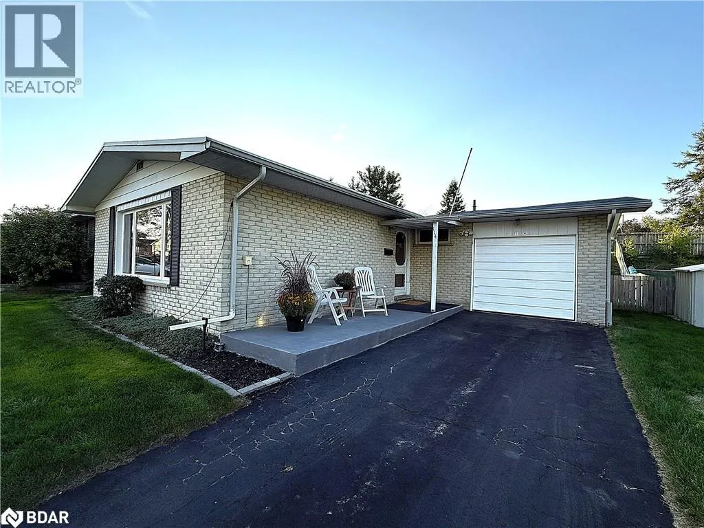 114 DAPHNE Crescent