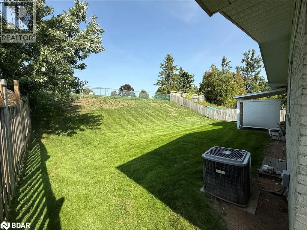 114 DAPHNE Crescent