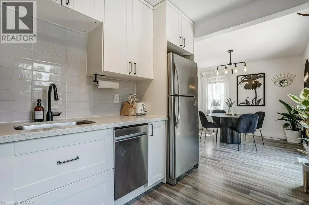 662 UPPER SHERMAN Avenue