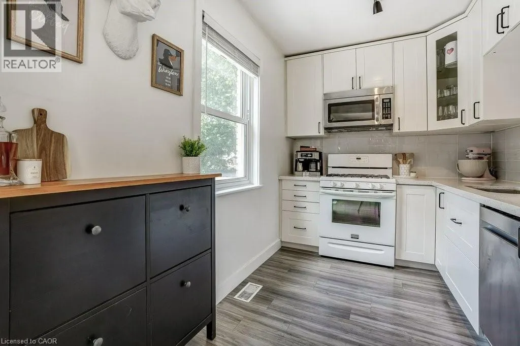 662 UPPER SHERMAN Avenue