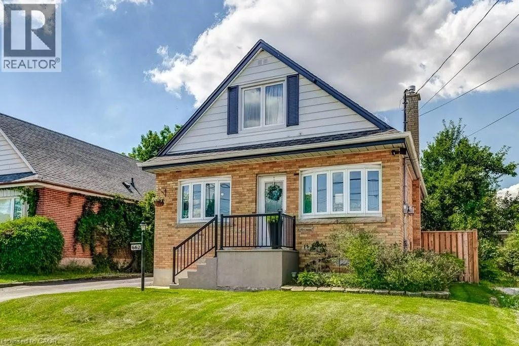 662 UPPER SHERMAN Avenue