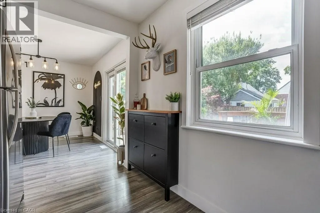 662 UPPER SHERMAN Avenue