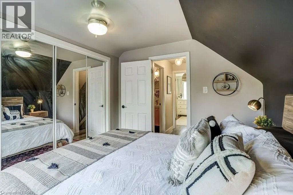 662 UPPER SHERMAN Avenue