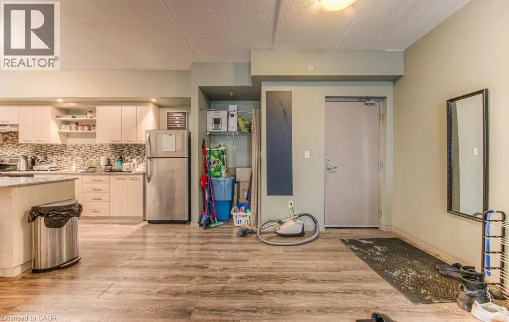 8 HICKORY Street W Unit# 304, #304