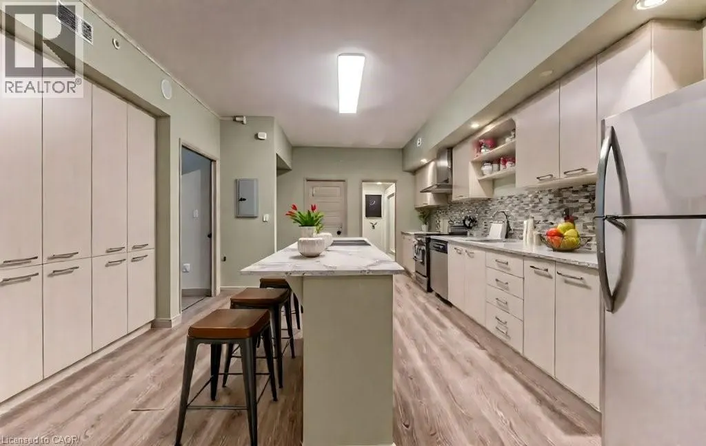 8 HICKORY Street W Unit# 304, #304