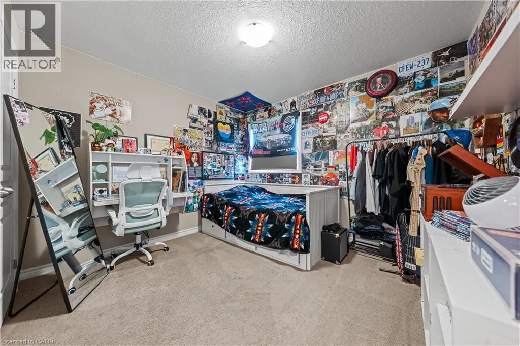 213 COULING Crescent