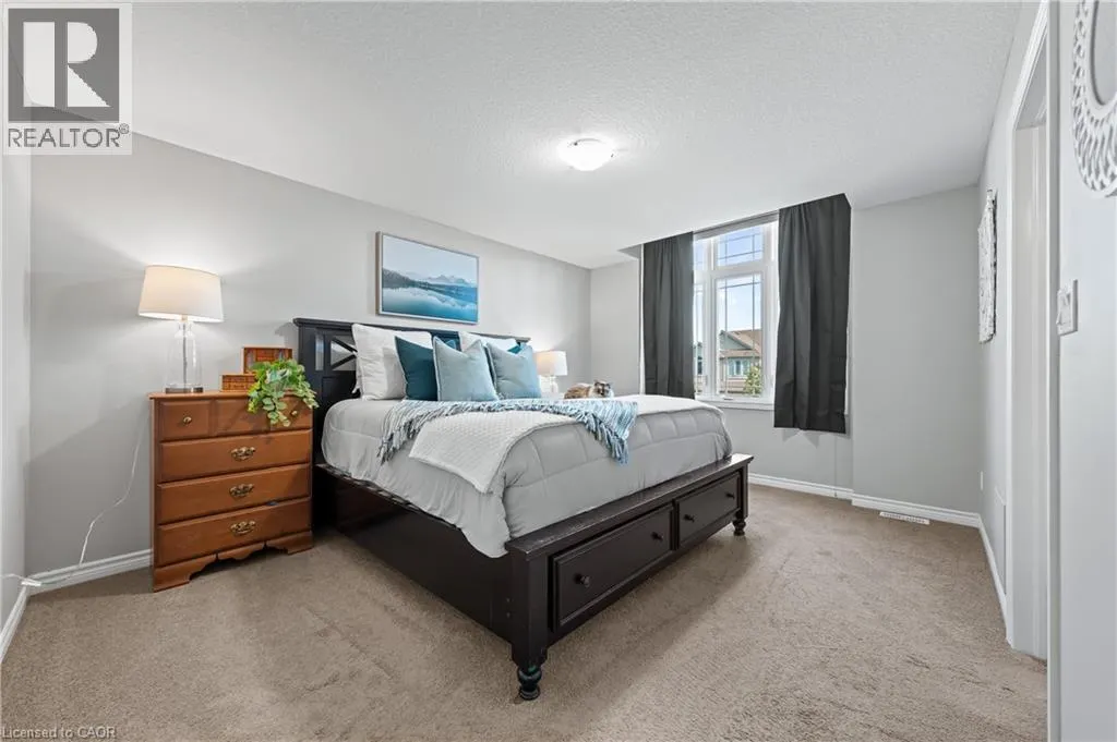213 COULING Crescent