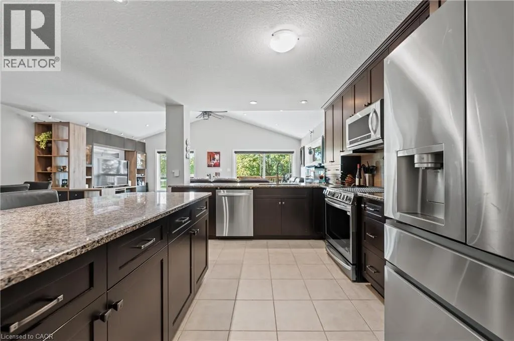213 COULING Crescent