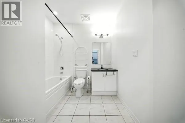 200 LAGERFELD Drive