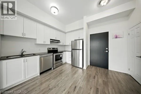 200 LAGERFELD Drive