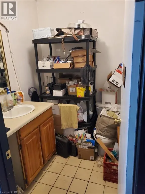 541 COLBORNE Street Unit# B, #B