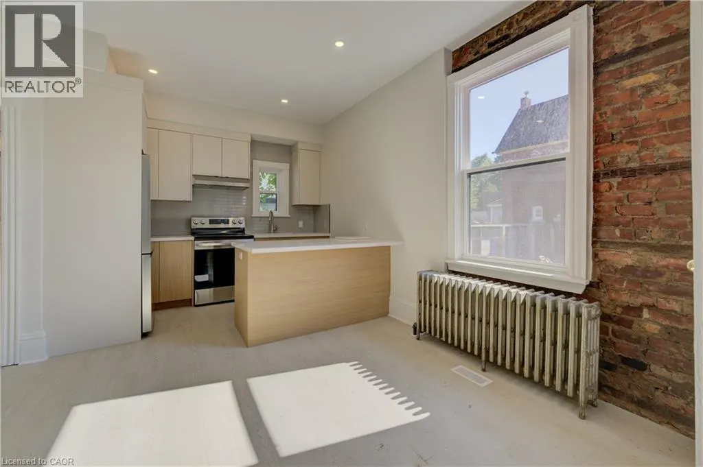 232 PARK Street N Unit# Apt #1, #Apt #1
