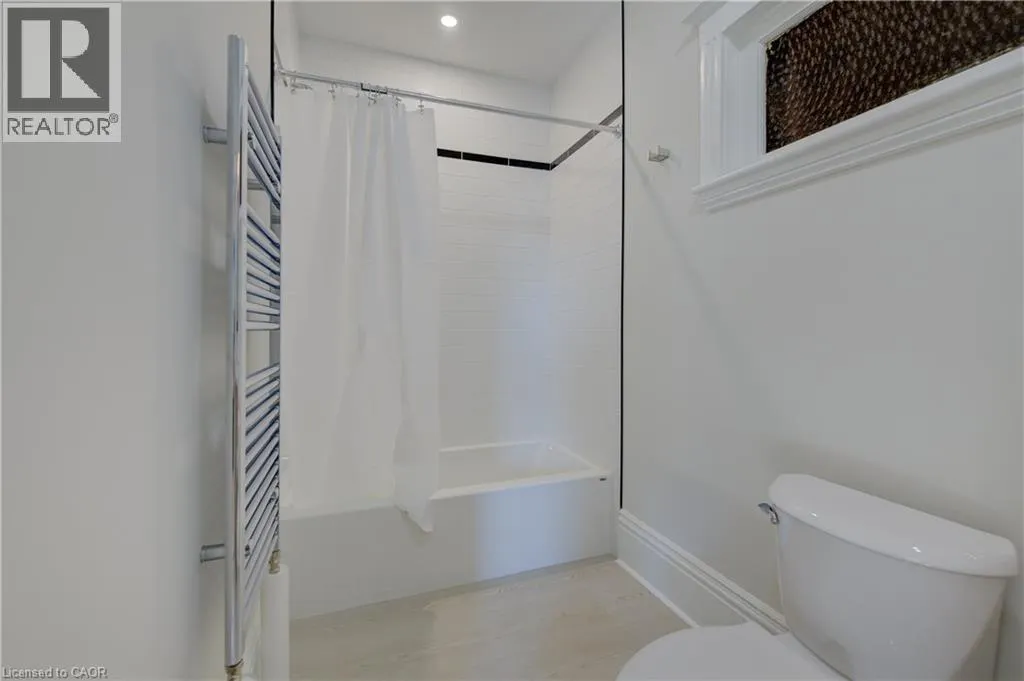 232 PARK Street N Unit# Apt #1, #Apt #1