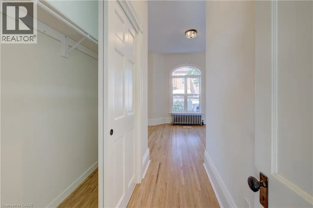 232 PARK Street N Unit# Apt #1, #Apt #1