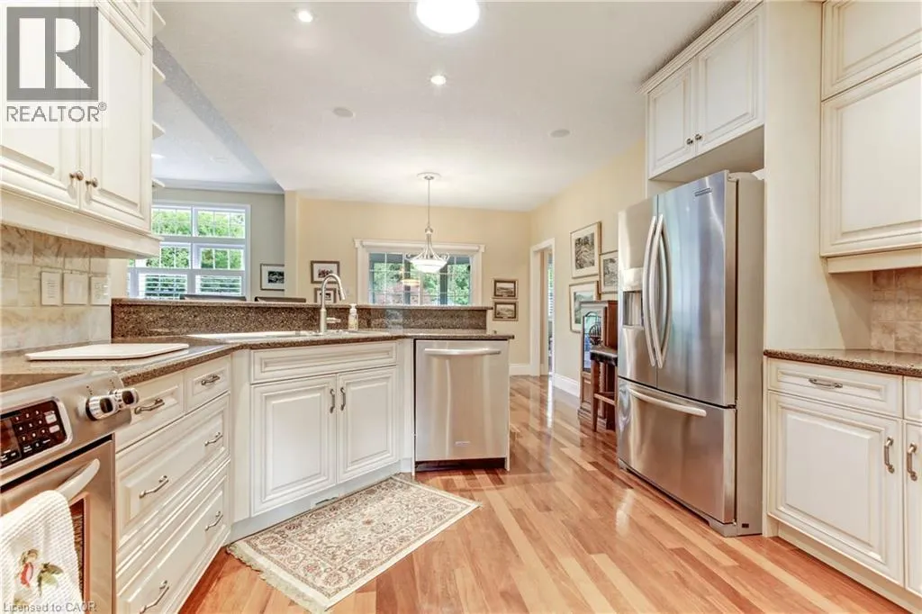 596 LAKEVIEW Drive