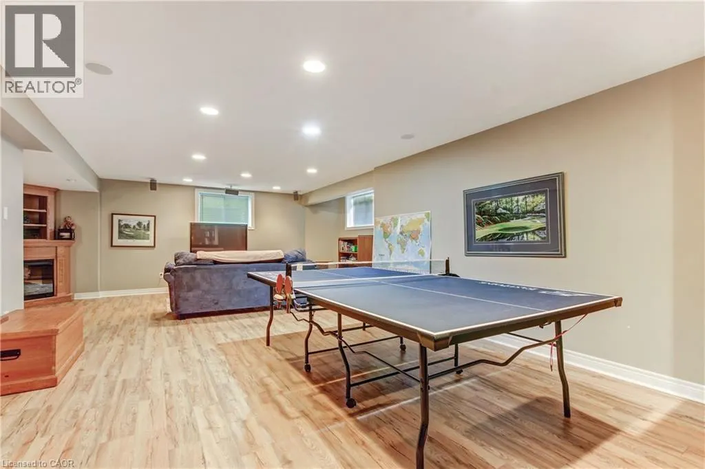 596 LAKEVIEW Drive