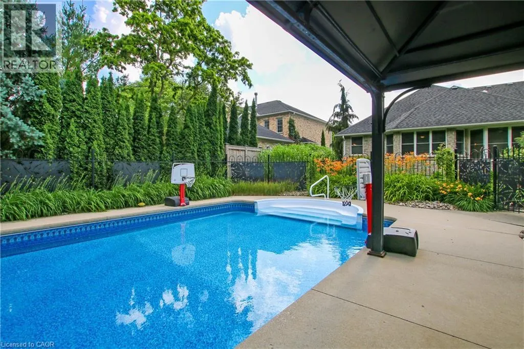 596 LAKEVIEW Drive