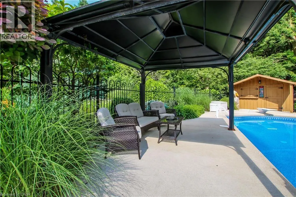596 LAKEVIEW Drive