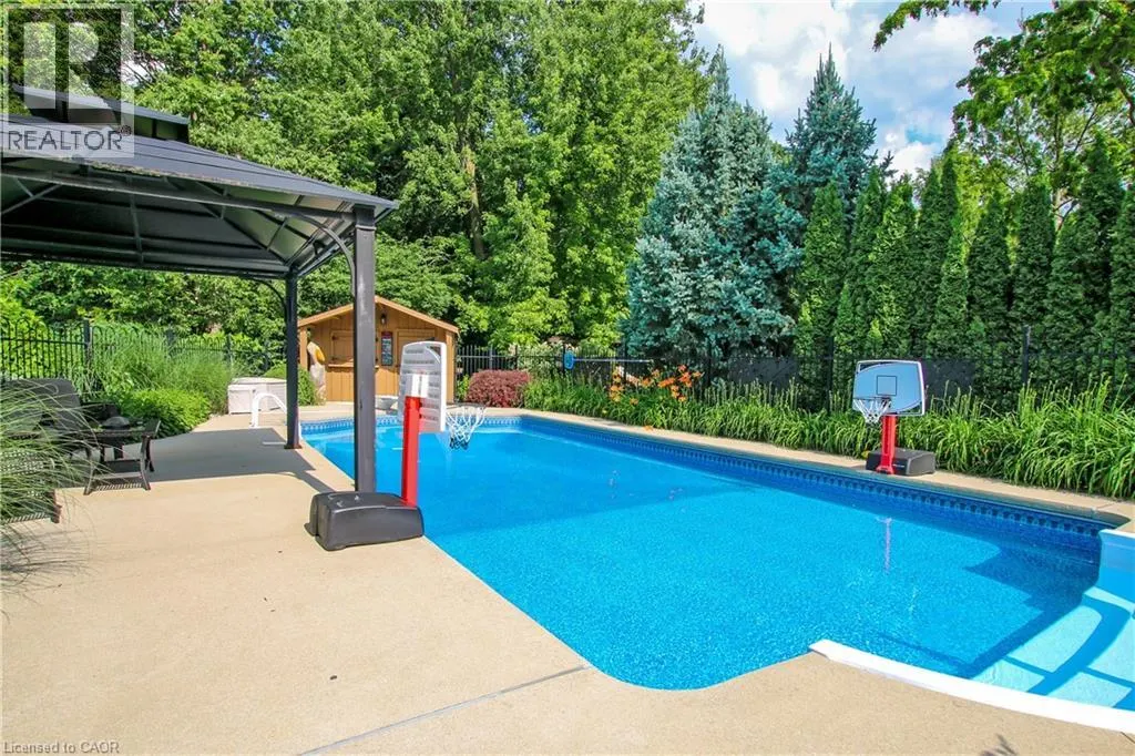596 LAKEVIEW Drive