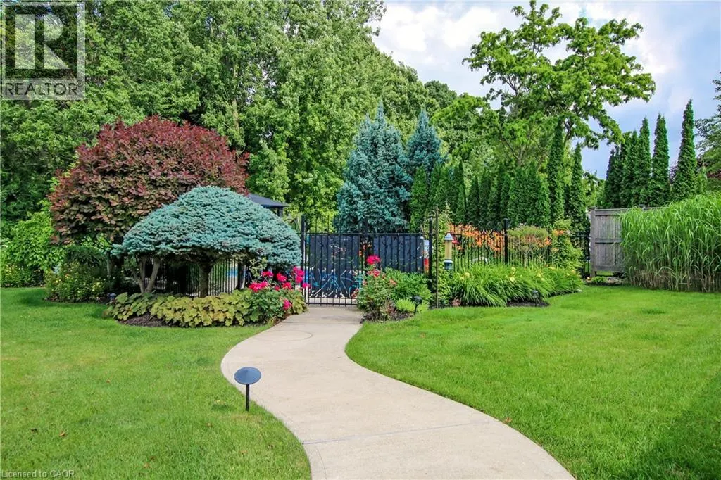 596 LAKEVIEW Drive
