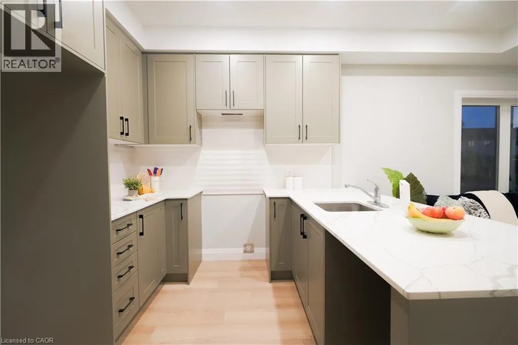 10 SOUTH CREEK Drive Unit# 2, #2