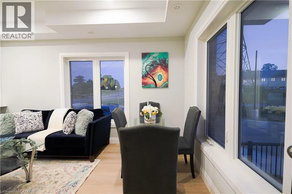 10 SOUTH CREEK Drive Unit# 2, #2