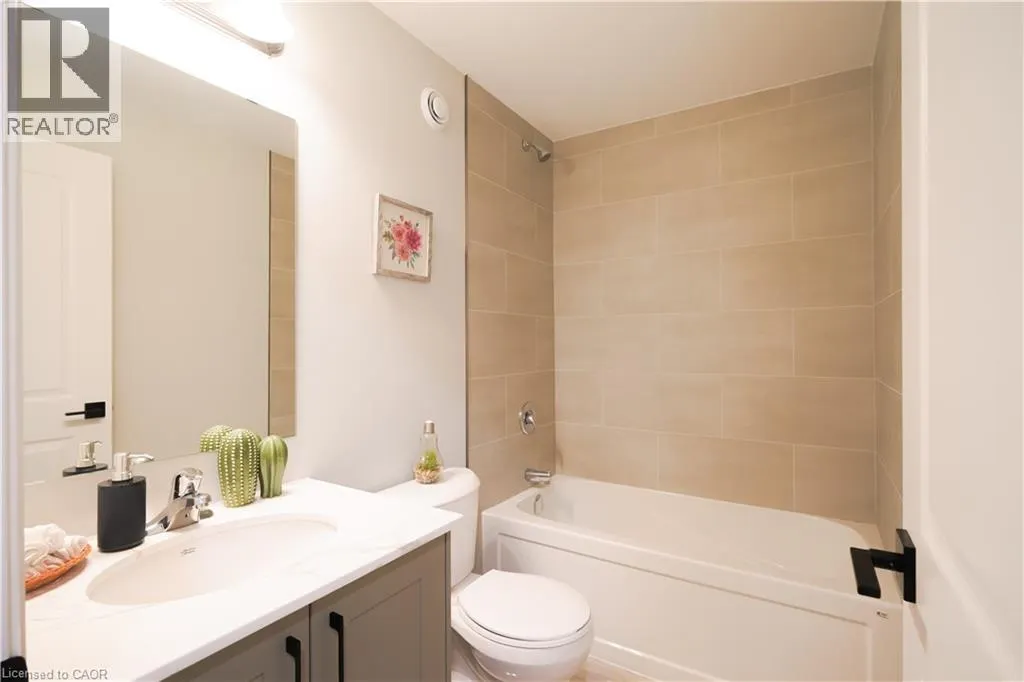 10 SOUTH CREEK Drive Unit# 2, #2