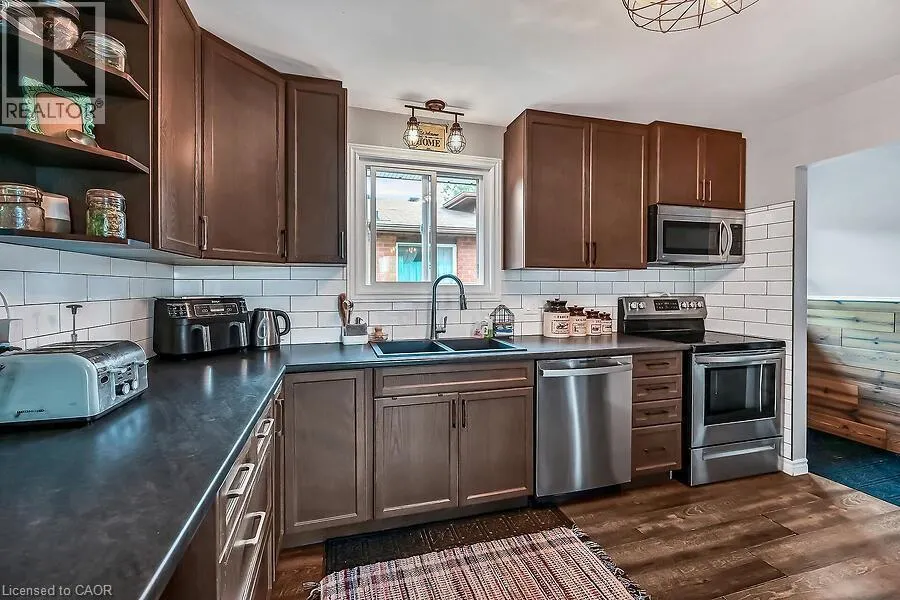 44 RAVINE Crescent