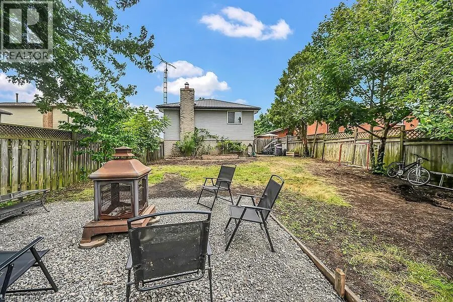 44 RAVINE Crescent